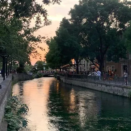 Appartement La Terrasse Du Pont Jullian Charme Et Calme Dans Le Coeur Historique à LʼIsle-sur-la-Sorgue Extérieur photo